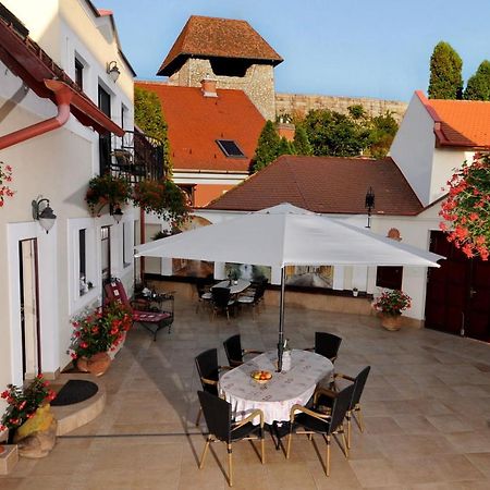 Patria Panzio Bed & Breakfast Eger Ngoại thất bức ảnh