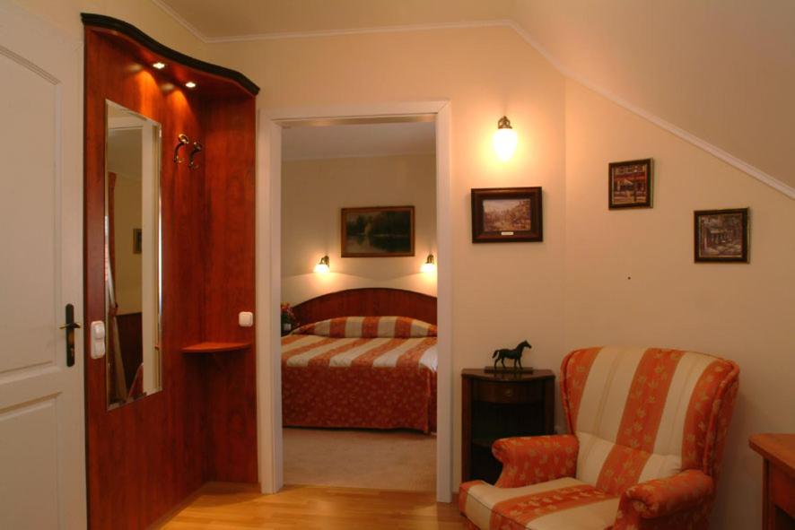Patria Panzio Bed & Breakfast Eger Ngoại thất bức ảnh