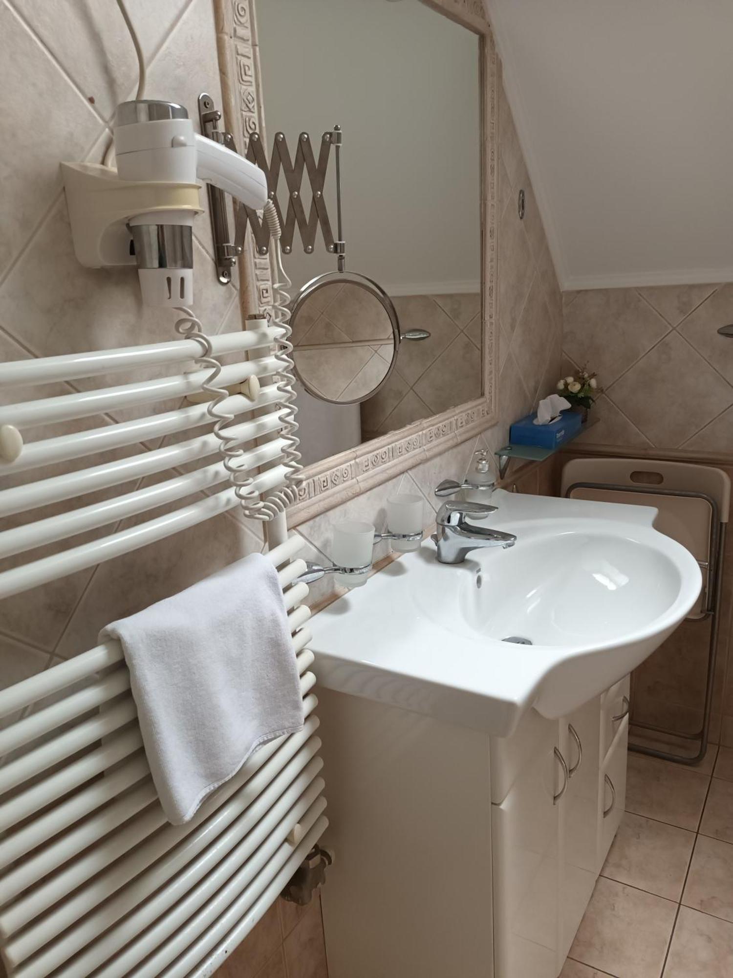 Patria Panzio Bed & Breakfast Eger Ngoại thất bức ảnh
